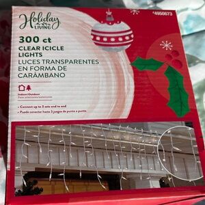 Holiday Living Clear Icicle Lights 30 Count